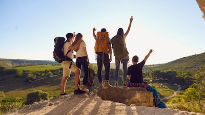 फिरण्याची हौस असणारे लोकं कायम निमित्त आणि एखादं चांगलं ठिकाण शोधत असतात, जिथे ते फिरायला जाऊ शकतील. बरेच ठिकाणं दिसतातही फिरण्यासारखे. मात्र प्रत्येकवेळी खूप पैसे खर्च कारण सर्वांनाच शक्य होत नाही. म्हणूनच आज आम्ही तुम्हाला काही बजेट फ्रेंडली ठिकाणं सांगत आहोत. 