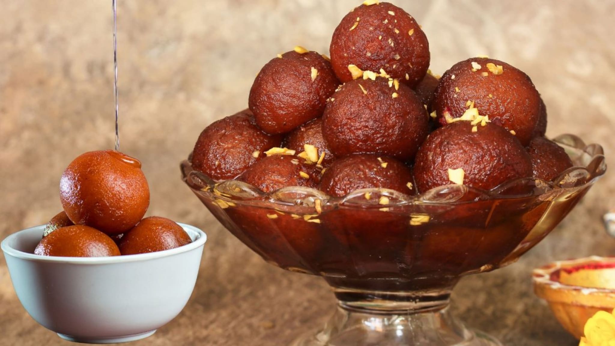 Tips And Tricks : 'या' ट्रिकच्या मदतीने बनवा परफेक्ट गुलाबजाम; अजिबात फुटणार नाही, होतील मऊ आणि ज्युसी!