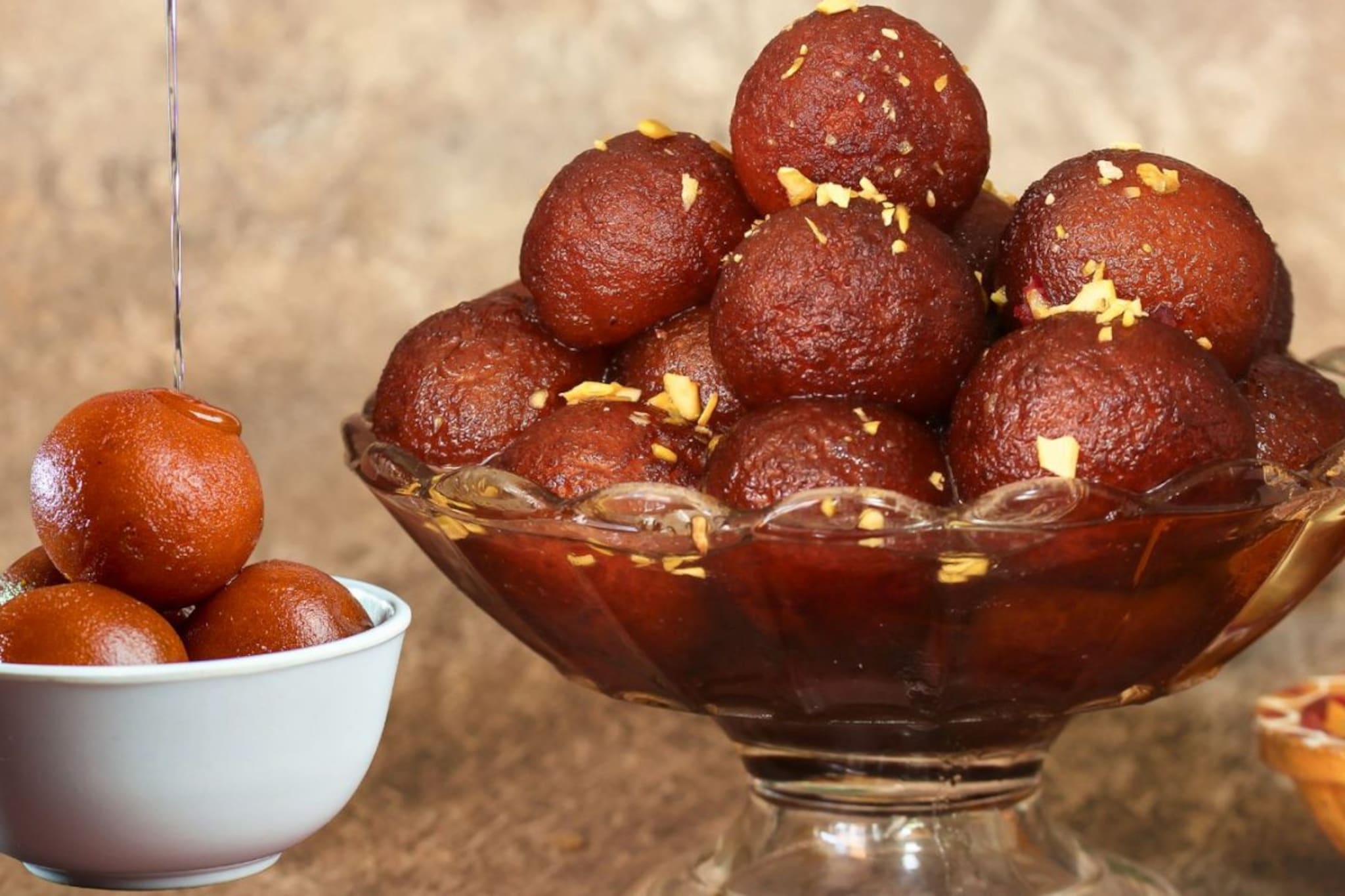 या ट्रिकच्या मदतीने बनवा परफेक्ट गुलाबजाम; अजिबात फुटणार नाही, होतील मऊ-ज्युसी!