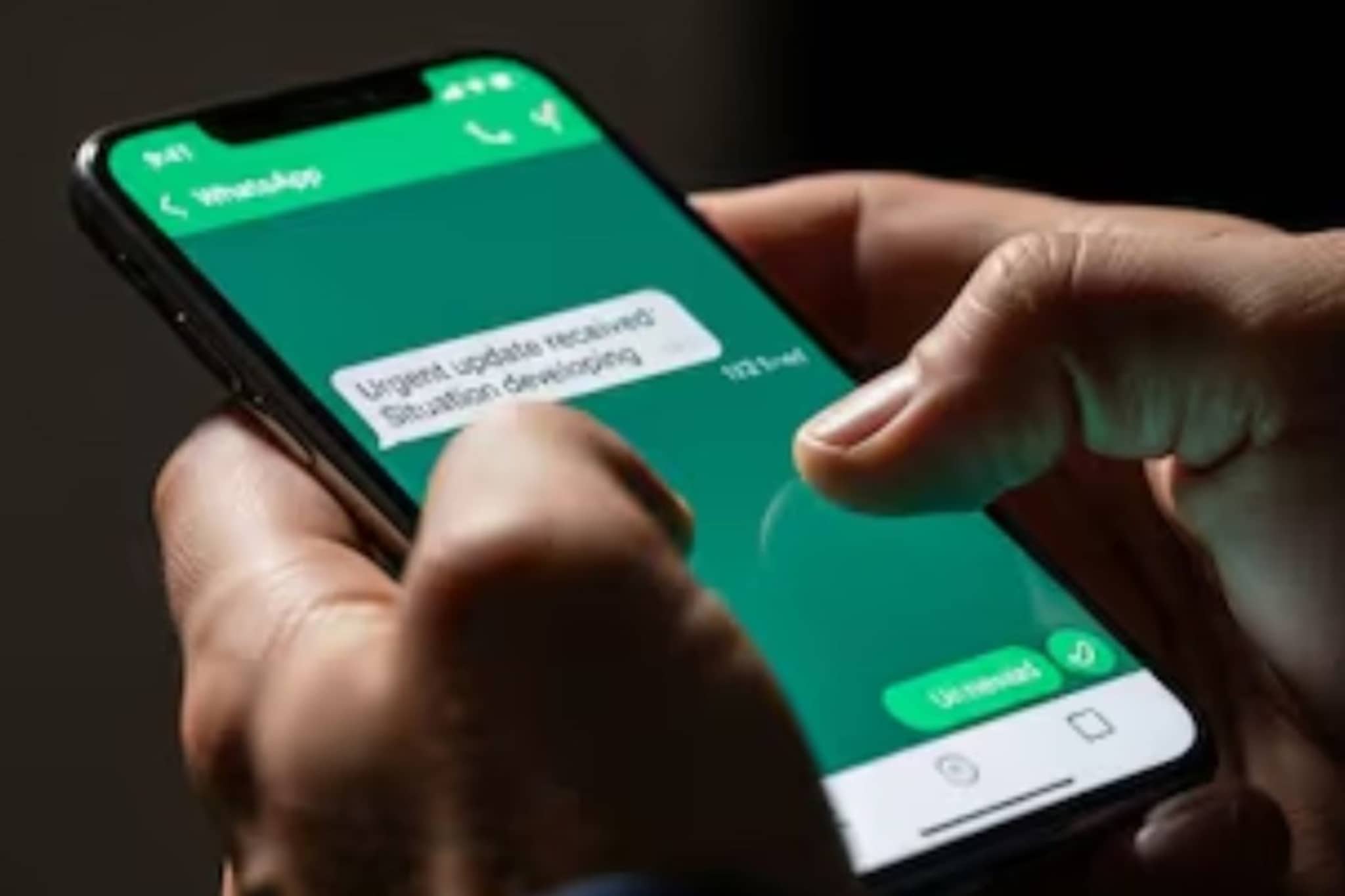 WhatsAppला कोर्टाचा दणका, नियम पाळता येत नसेल तर भारत सोडा; भर न्यायालयात 'प्रायव्हसी'चा फुगा फुटला, 213 कोटींचा दंड WhatsAppला कोर्टाचा दणका, नियम पाळता येत नसेल तर भारत सोडा; भर न्यायालयात 'प्रायव्हसी'चा फुगा फुटला, 213 कोटींचा दंड