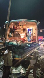 नवले पुलाजवळ ट्रक आणि बसचा भीषण अपघात, घटनास्थळावरचे थरकाप उडवणारे PHOTO