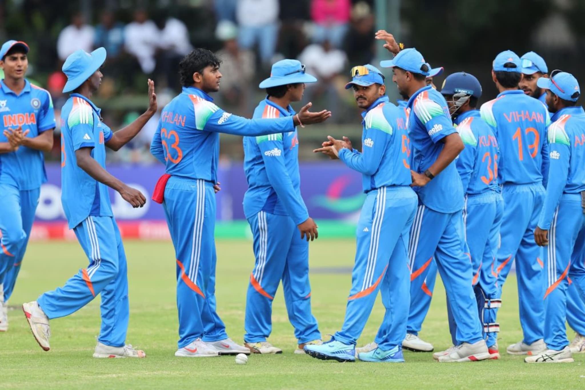 इंग्लंडकडून 'दुगना लगान वसूल'! भारताने सहाव्यांदा वर्ल्ड कप जिंकला, वैभव-आयुश ठर