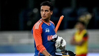 अभिषेक शर्माचं गंभीरच्या पावलावर पाऊल, वर्ल्ड कपच्या पहिल्याच सामन्यात लाजिरवाणा विक्रम