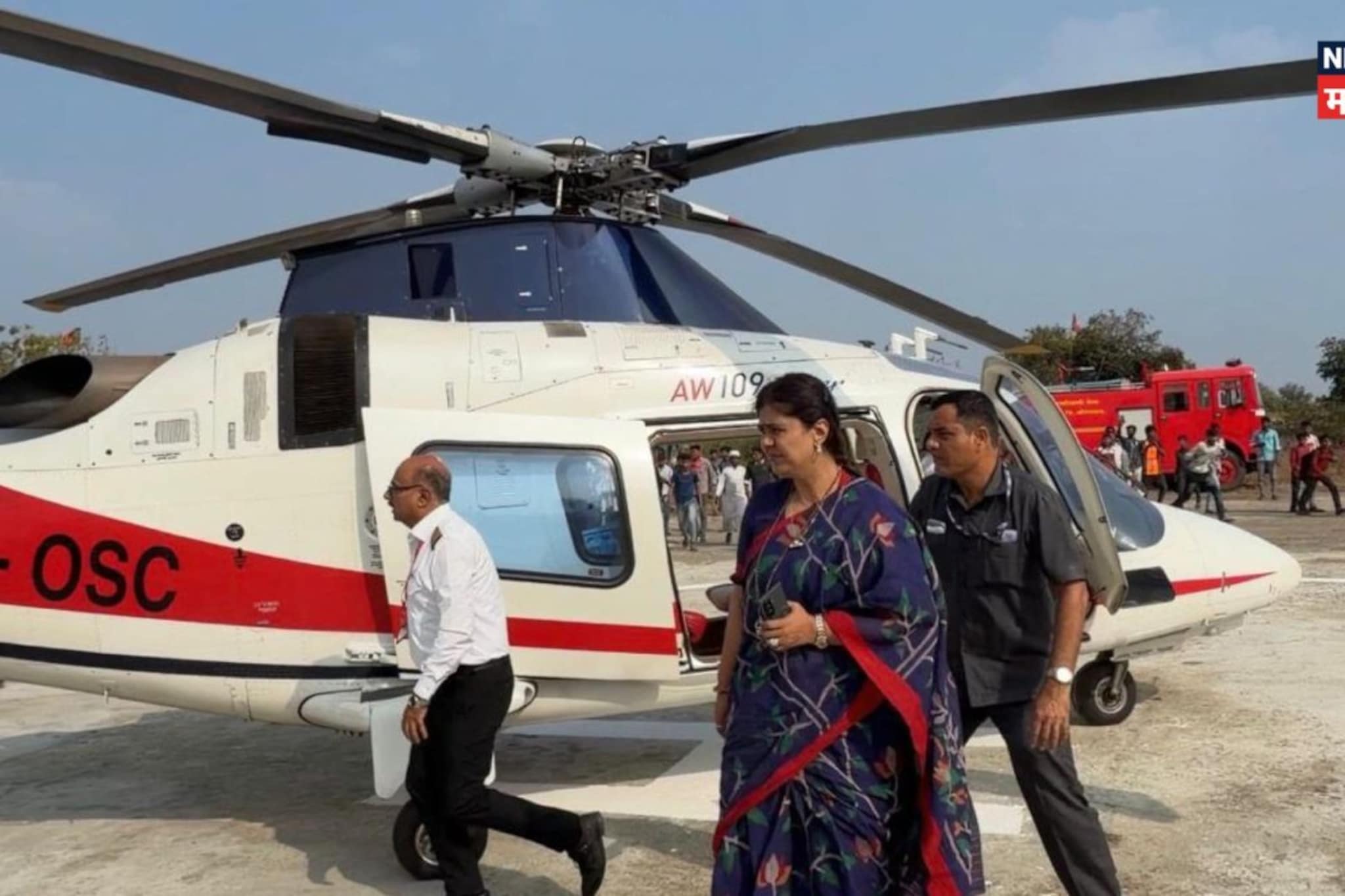 'सकाळपासून आई देव पाण्यात घालून बसलीय', पंकजा मुंडेंनी सांगितला प्रसंग 'सकाळपासून आई देव पाण्यात घालून बसलीय', पंकजा मुंडेंनी सांगितला प्रसंग