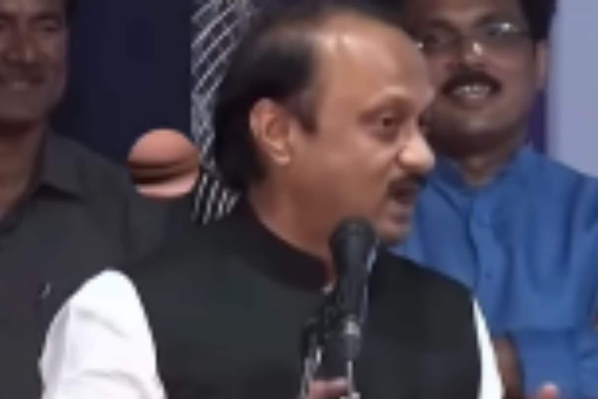 जेव्हा 'दादा' आपल्या आवडत्या गाण्याबद्दल व्यक्त झाले...Video सोशल मीडियावर Viral जेव्हा 'दादा' आपल्या आवडत्या गाण्याबद्दल व्यक्त झाले...Video सोशल मीडियावर Viral