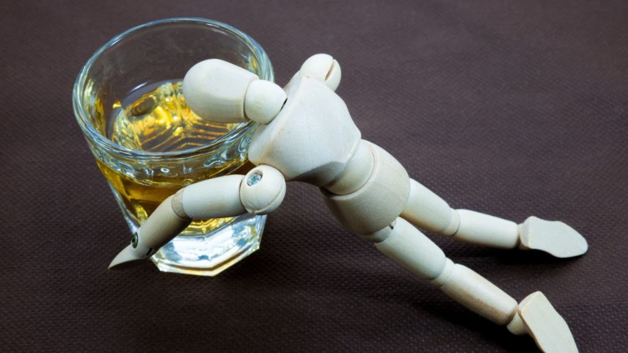 Alcohol Fact : दारूचा पेग 30, 60 किंवा 90 ml चाच का असतो? 20, 70 किंवा 80 का नाही, मद्यप्रेमींनाही माहित नसेल कारण