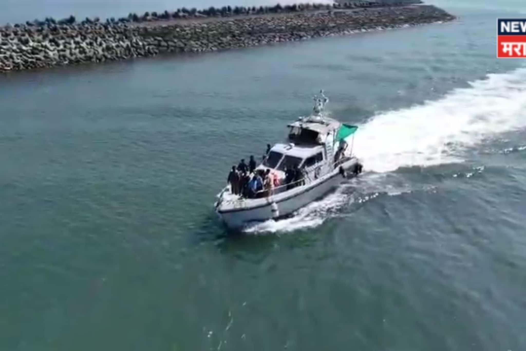 रत्नागिरीच्या खोल समुद्रात स्फोटाचे आवाज, मध्यरात्री घडलेल्या घटनेचं गूढ समोर रत्नागिरीच्या खोल समुद्रात स्फोटाचे आवाज, मध्यरात्री घडलेल्या घटनेचं गूढ समोर