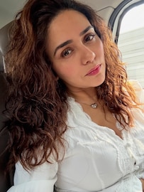 'काही गोष्टी पडद्यामागेच चांगल्या असतात', नेमकं कशाबद्दल बोलतेय अमृता खानविलकर? 'काही गोष्टी पडद्यामागेच चांगल्या असतात', नेमकं कशाबद्दल बोलतेय अमृता खानविलकर?