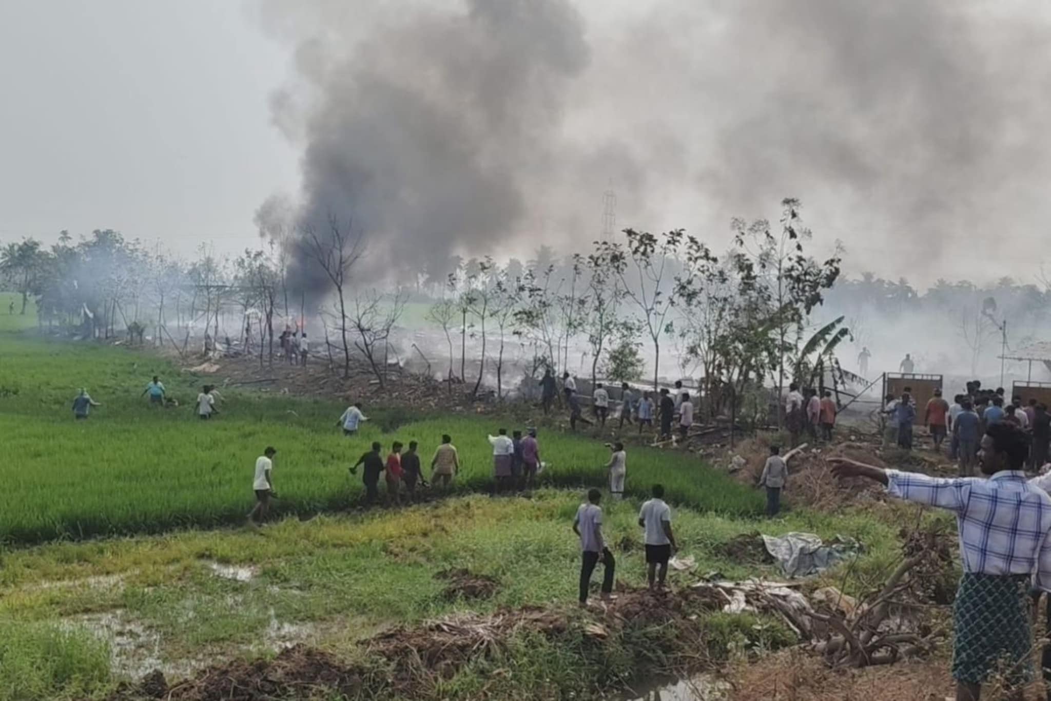 अख्खं गाव हादरलं, स्फोटाने संपूर्ण फॅक्टरी उद्ध्वस्त 18 जणांचा मृत्यू,अनेक जखमी