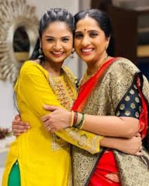 अपूर्वा गोरे चढणार बोहल्यावर! प्रसिद्ध अभिनेत्यासोबत गुपचूप उरकला साखरपुडा अपूर्वा गोरे चढणार बोहल्यावर! प्रसिद्ध अभिनेत्यासोबत गुपचूप उरकला साखरपुडा