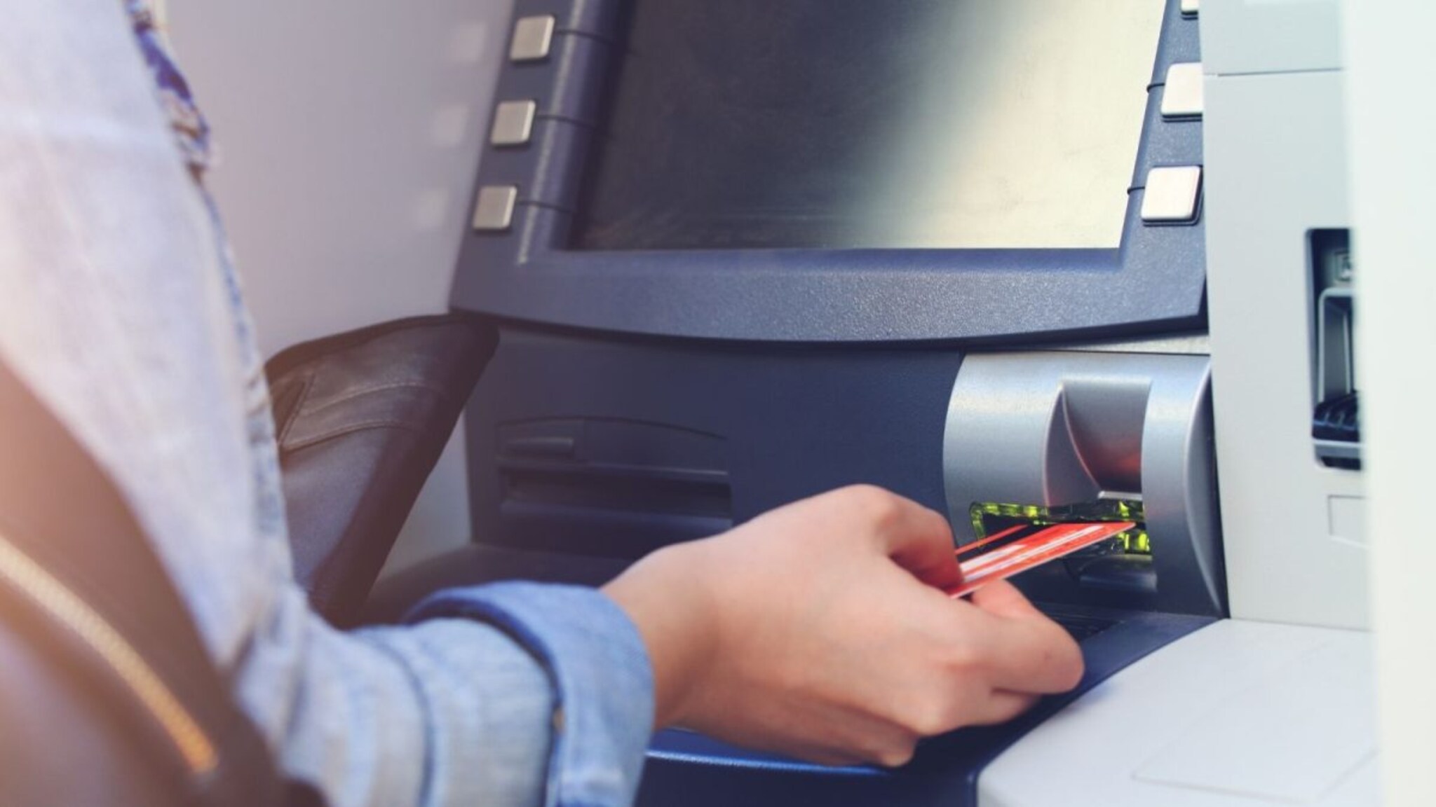 Money : भारतात पहिला ATM कुठे सुरू झाला? आणि तेव्हा लोकांची प्रतिक्रिया काय होती?