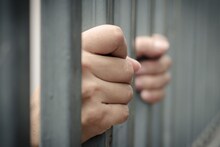 आधी मुंबई, नंतर बनावट आधारकार्ड अन् गाठलं सातारा, पोलिसांनी 'त्या' 4 जणांना पकडलं, कराडमध्ये खळबळ