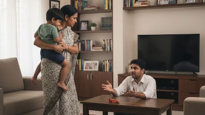 नवऱ्याने नवा मोबाईल घेऊन दिला नाही, बीडच्या महिलेची साडेतीन वर्षांच्या मुलासह विहिरीत उडी (AI Image) नवऱ्याने नवा मोबाईल घेऊन दिला नाही, बीडच्या महिलेची साडेतीन वर्षांच्या मुलासह विहिरीत उडी (AI Image)