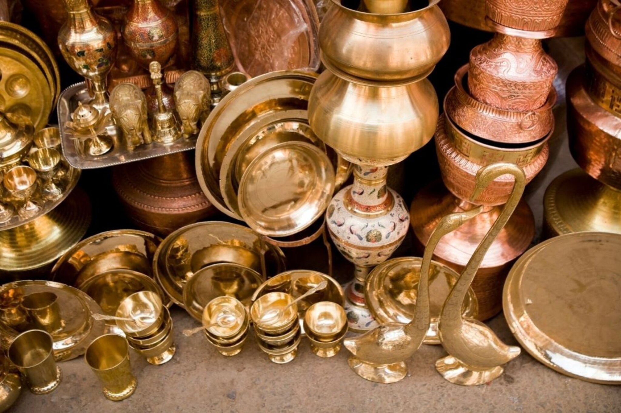 गव्हाच्या पिठात 'या' 3 गोष्टी मिसळा आणि तांबे-पितळेची भांडी करा आरशासारखी चमकदार गव्हाच्या पिठात 'या' 3 गोष्टी मिसळा आणि तांबे-पितळेची भांडी करा आरशासारखी चमकदार