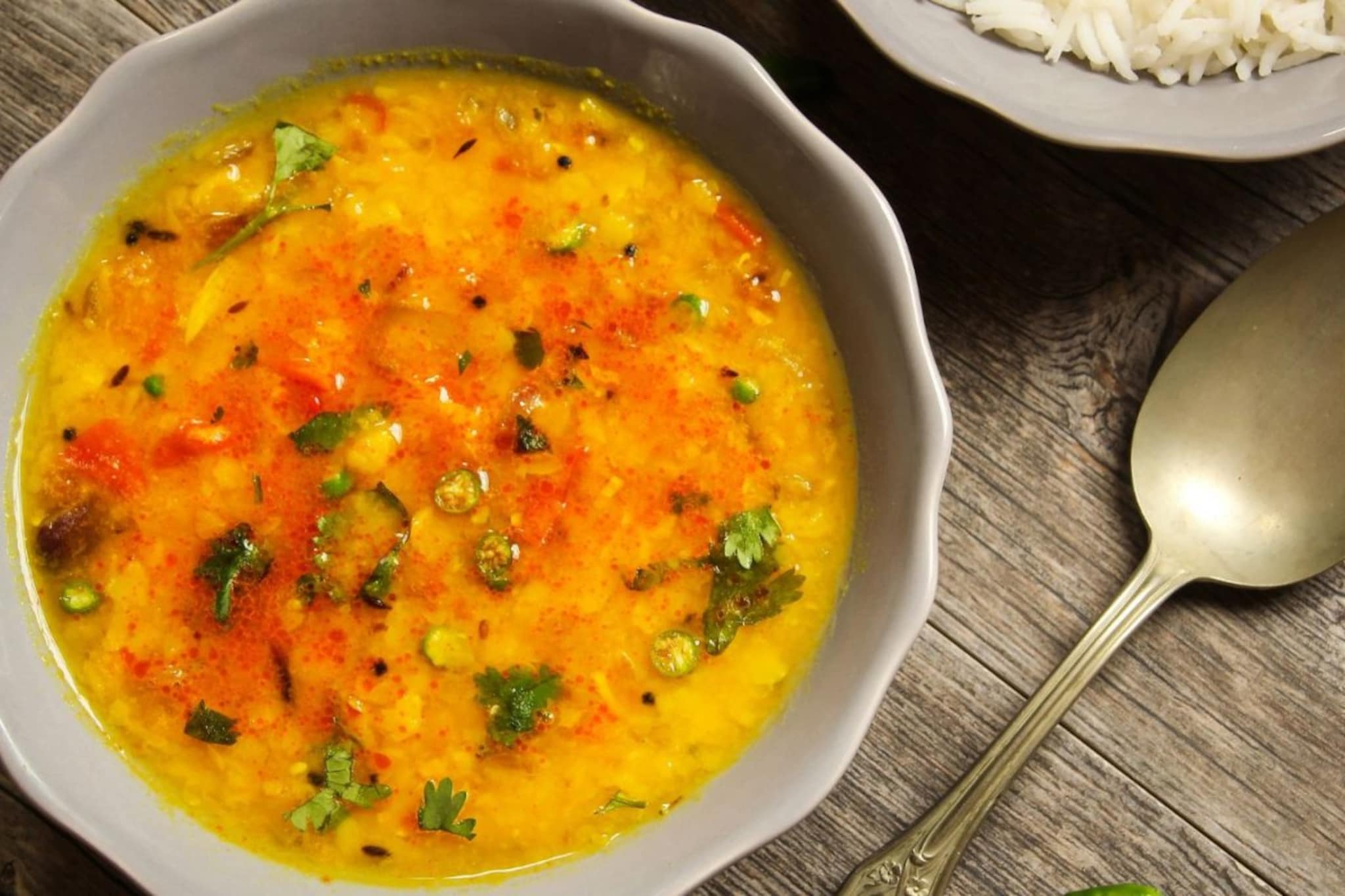 डाळ खाल्यामुळे यूरिक ॲसिड वाढतं? काय सांगतात आहारतज्ज्ञ? एकदा वाचाच