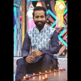 बायको डॉक्टर,मुलाच्या जन्मानंतर दत्तू मोरेची नवी इनिंग;ठाण्यात सुरू केला व्यवसाय