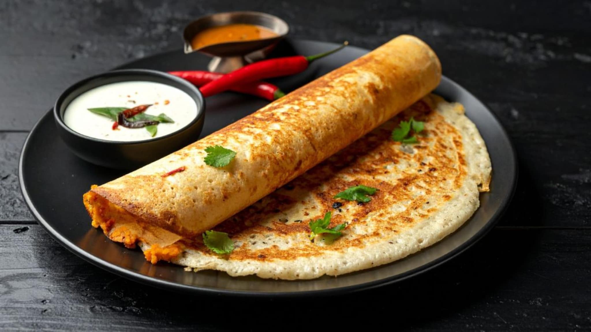 Dosa Secret : हॉटेलसारखा कुरकुरीत डोसा घरी जमत नाही? प्रसिद्ध शेफने सांगितली पीठ तयार करण्याची 'ही' खास पद्धत