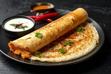 Dosa Secret : हॉटेलसारखा कुरकुरीत डोसा घरी जमत नाही? प्रसिद्ध शेफने सांगितली पीठ तयार करण्याची 'ही' खास पद्धत