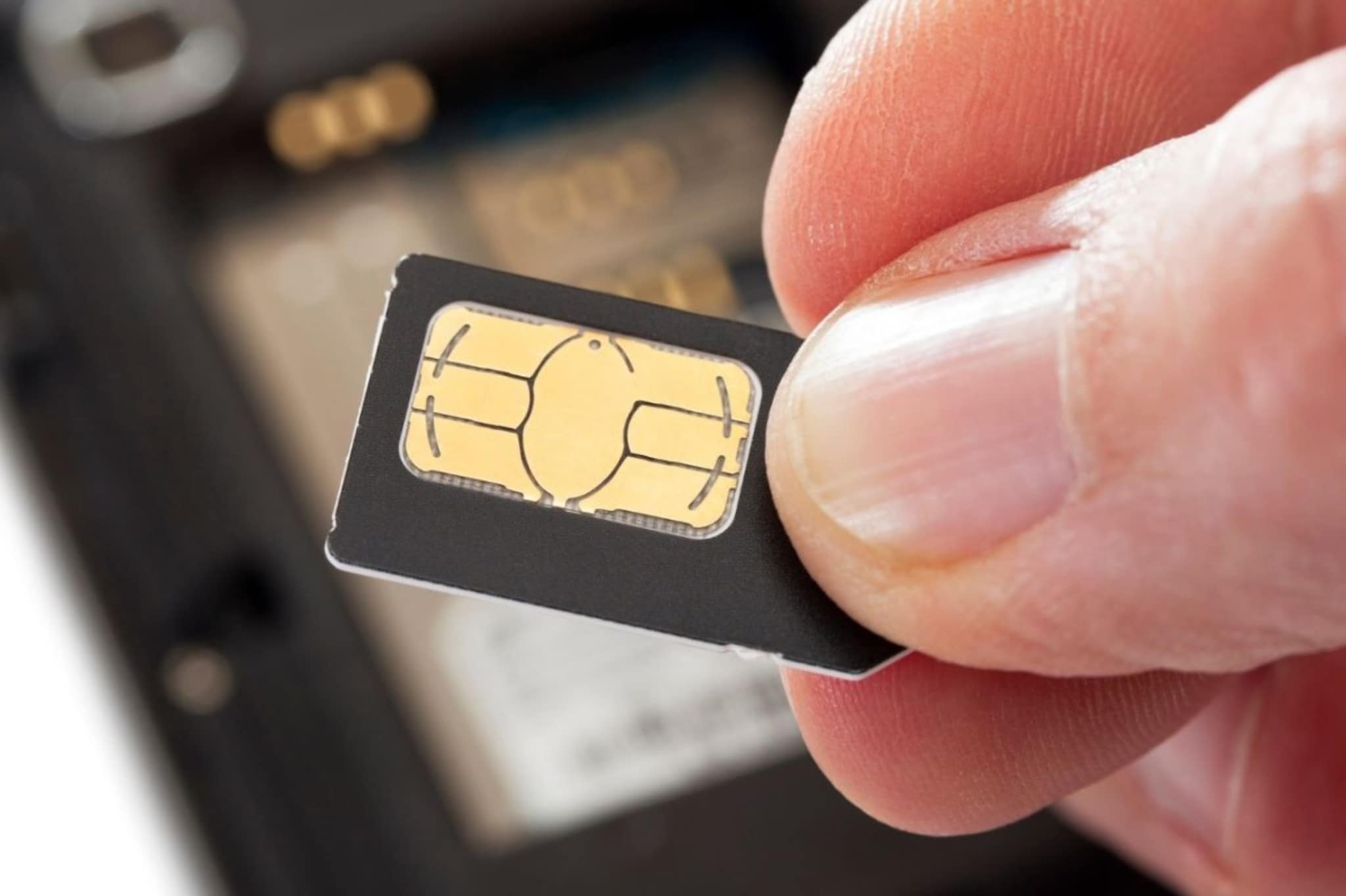 फोनचा नेटवर्क अचानक गायब झालाय? हा खातं रिकामं करणारा Fraud असू शकतो