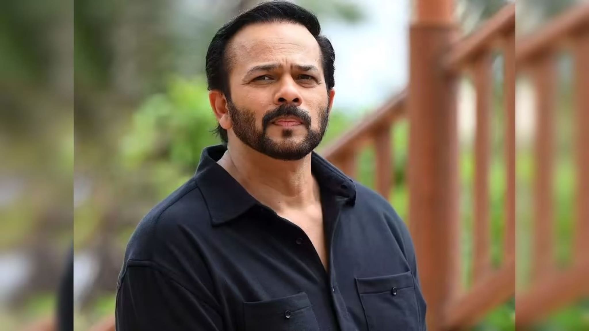 मुंबईतल्या घरावर गोळीबार, कुटुंब हादरलं; रोहित शेट्टीने घेतला महत्त्वाचा निर्णय