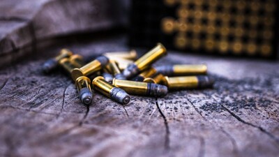 पुणे में नाबालिग अपराधी ने पिस्तौल से की फायरिंग, 2-3 राउंड फायर; इलाके में हड़कंप.