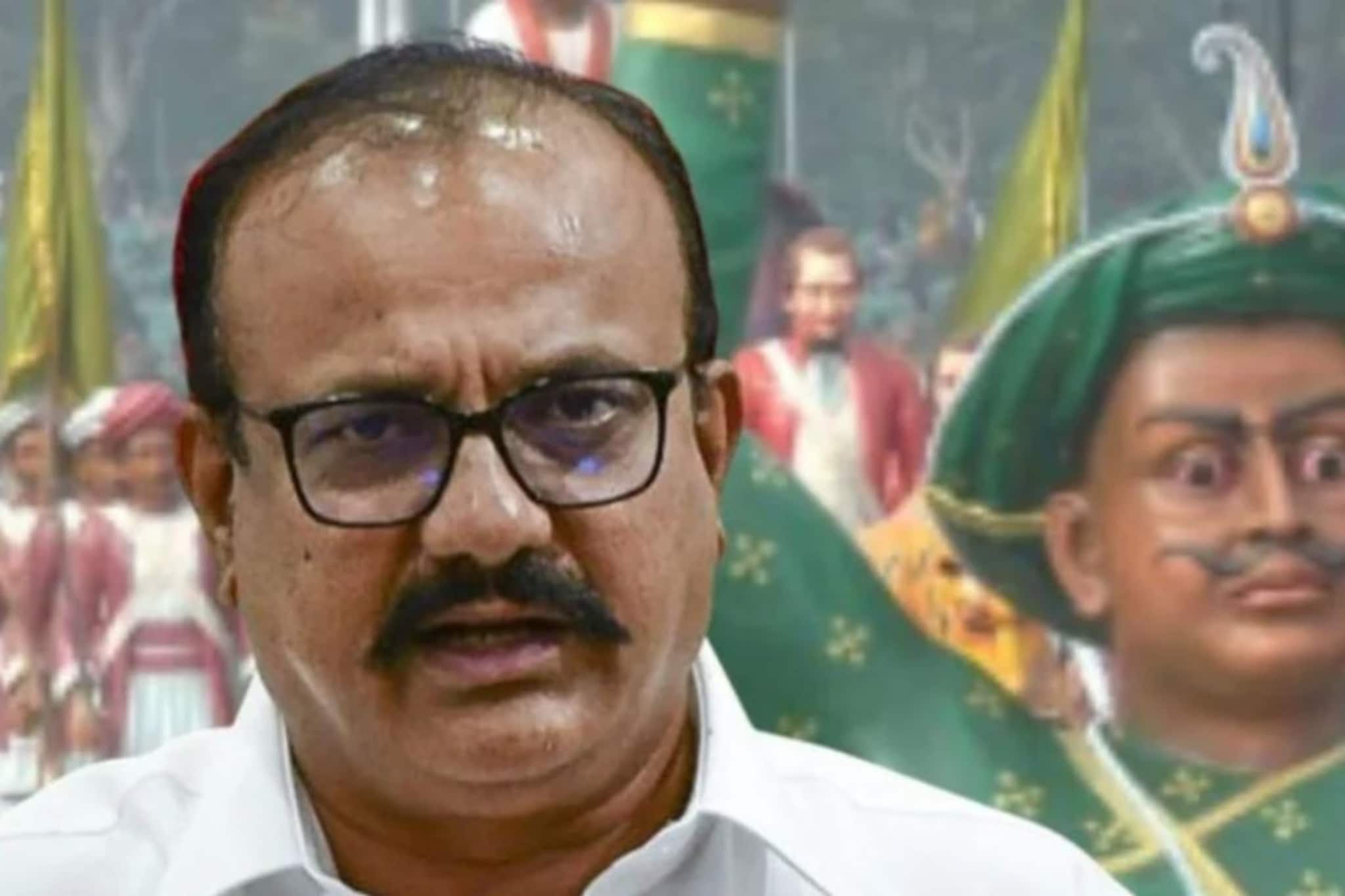 मी तुलना केलीच नाही पण तरीही.... अखेर टिपू सुलतान प्रकरणावर सपकाळांची दिलगिरी मी तुलना केलीच नाही पण तरीही.... अखेर टिपू सुलतान प्रकरणावर सपकाळांची दिलगिरी