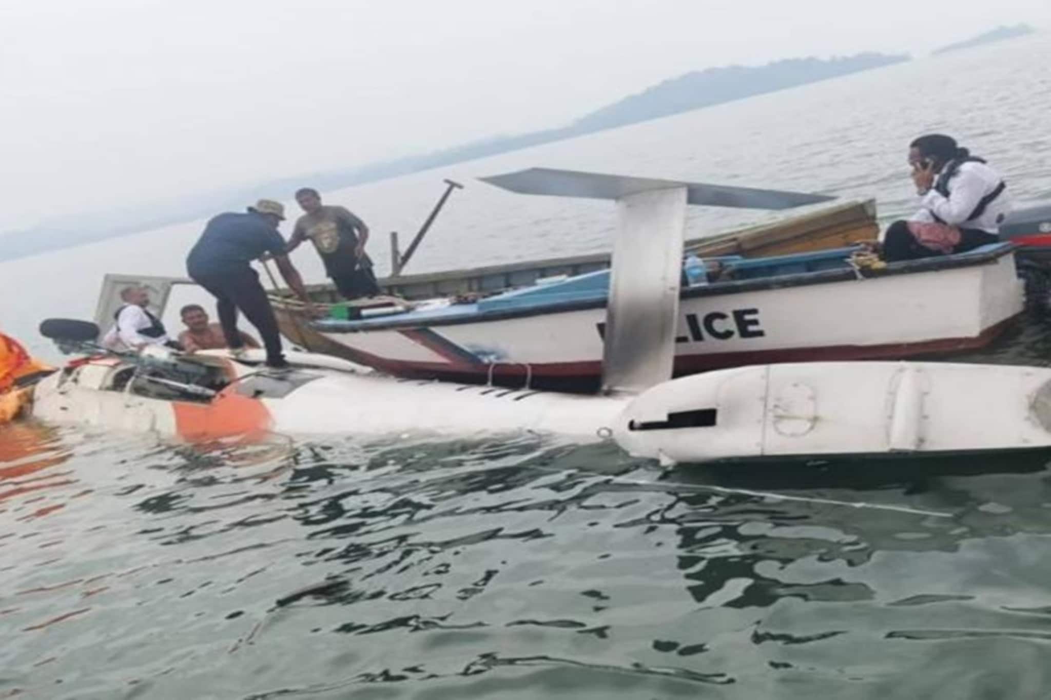 टेकऑफनंतर हेलिकॉप्टरमध्ये बिघाड, थेट समुद्रातल्या लाटांवर क्रॅश लॅण्डिंग