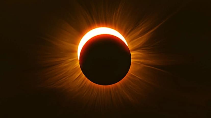 2026 हे वर्ष खगोलीय घटनांच्या दृष्टीने अत्यंत महत्वाचे मानले जात आहे. या वर्षातील पहिलं ग्रहण हे आज लागलं असून थोड्याच दिवसात आणखी एक ग्रहण लागणार आहे. यावर्षी एकूण 4 ग्रहणे होतील ज्यात दोन सूर्यग्रहणे आणि दोन चंद्रग्रहणांचा समावेश आहे. 2026 हे वर्ष खगोलीय घटनांच्या दृष्टीने अत्यंत महत्वाचे मानले जात आहे. या वर्षातील पहिलं ग्रहण हे आज लागलं असून थोड्याच दिवसात आणखी एक ग्रहण लागणार आहे. यावर्षी एकूण 4 ग्रहणे होतील ज्यात दोन सूर्यग्रहणे आणि दोन चंद्रग्रहणांचा समावेश आहे.