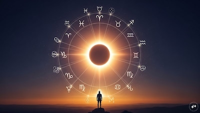 मेष - वर्षातील पहिले सूर्यग्रहण मेष राशीच्या लोकांसाठी नशीबवान ठरेल. या राशीच्या व्यक्तींना करिअर आणि कार्यक्षेत्रात पुढे जाण्याच्या अनेक संधी मिळतील. तुम्हाला नवीन जबाबदाऱ्या सोपवल्या जाऊ शकतात. पदोन्नतीचे प्रबळ योग असून नोकरीत सकारात्मक बदल घडून येईल. व्यापाऱ्यांसाठी हा काळ अत्यंत लाभदायक आणि शानदार असणार आहे.