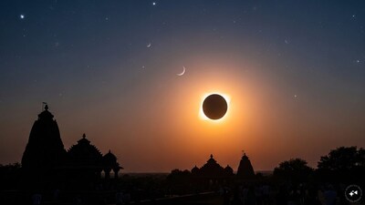 पहला सूर्यग्रहण आज: रिंग ऑफ फायर, भारत में दृश्यता और ज्योतिषीय प्रभाव.