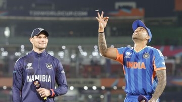 फक्त 5 धावात 4 विकेट, नामिबियाने टीम इंडियाला उघड पाडलं, गंभीरचे 'मोहरे' फेल