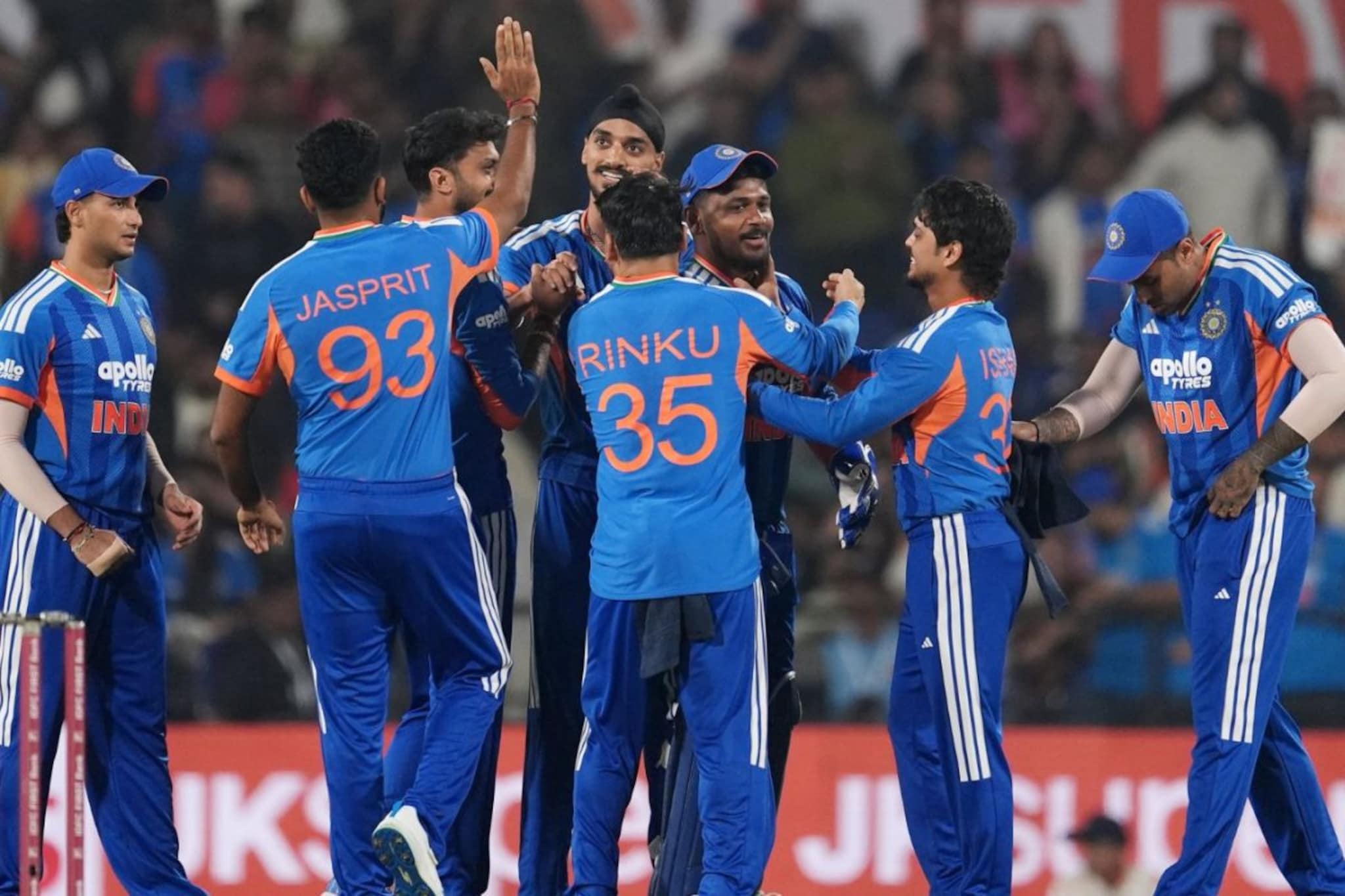 2 पॉईंट्समुळे बदललं वर्ल्ड कपचं समीकरण, टीम इंडियाचे सुपर-8 चे सामने ठरले! 2 पॉईंट्समुळे बदललं वर्ल्ड कपचं समीकरण, टीम इंडियाचे सुपर-8 चे सामने ठरले!