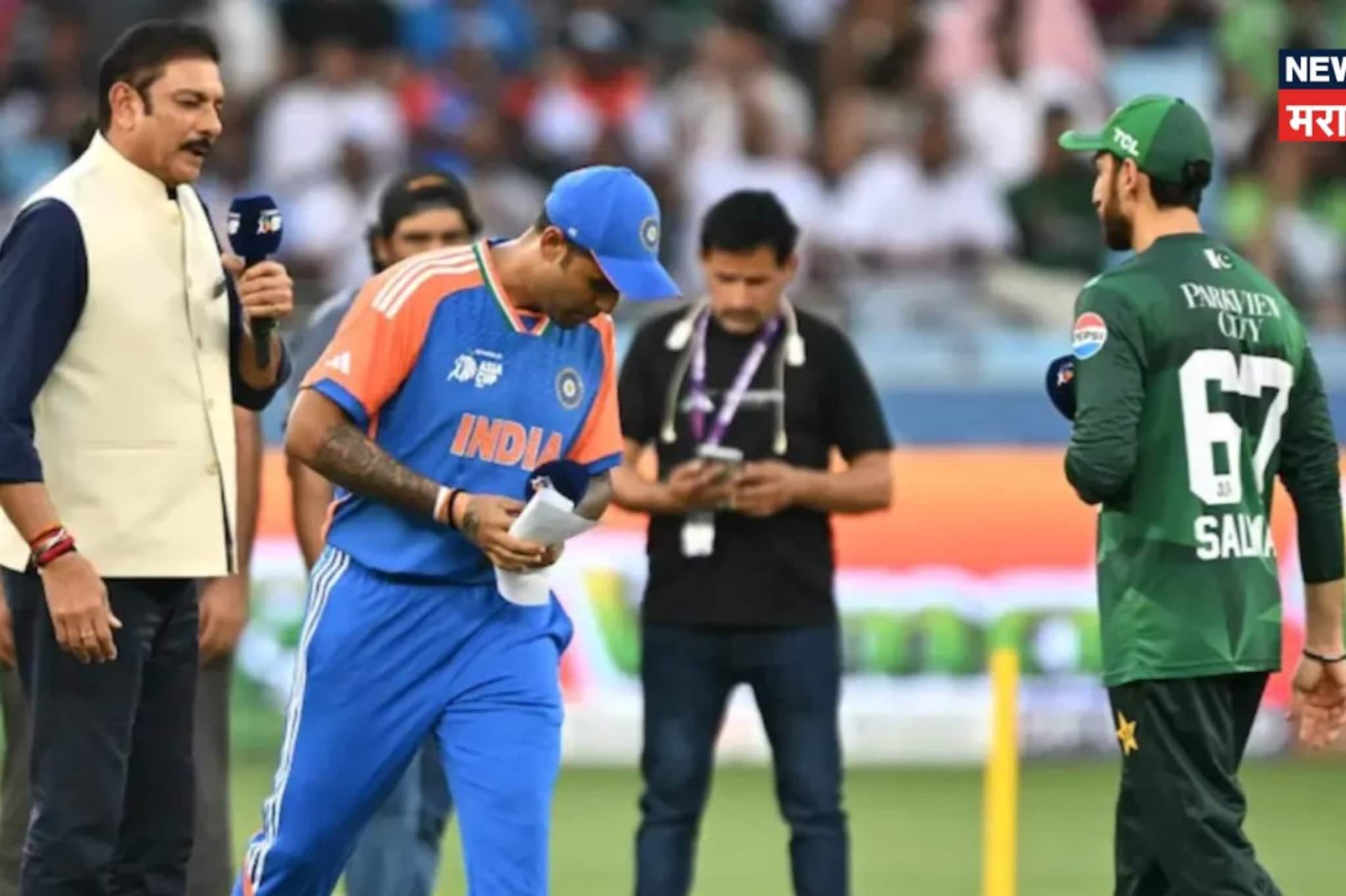 कॉमेंट्री बॉक्समधून नावाची घोषणा, तरी रवि शास्त्री का आले नाही? टॉसआधी काय घडलं? कॉमेंट्री बॉक्समधून नावाची घोषणा, तरी रवि शास्त्री का आले नाही? टॉसआधी काय घडलं?