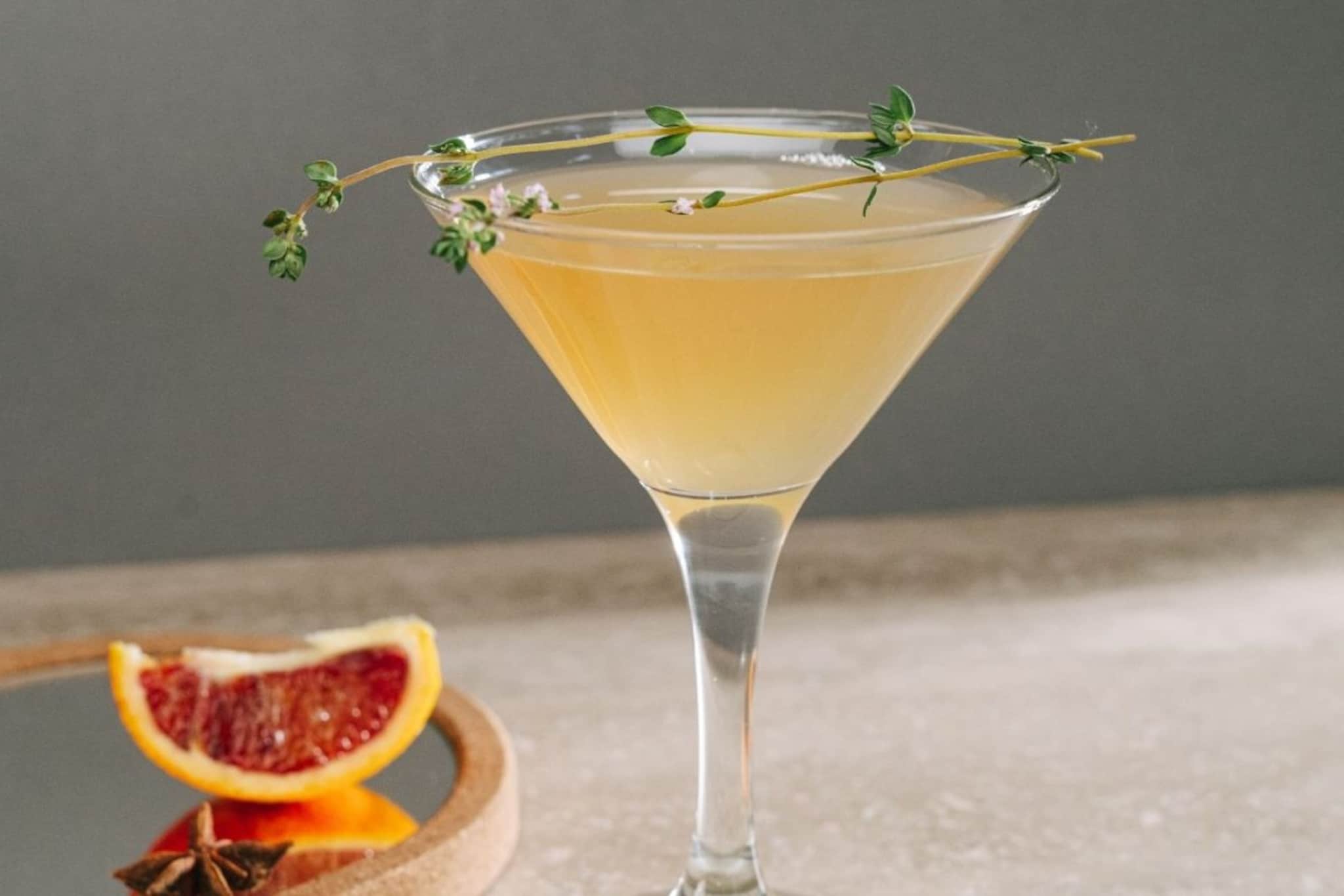 भारताच्या कानाकोपऱ्यातील 8 पारंपरिक पेयं, जी प्रत्येकाने एकदा तरी चाखायलाच हवीत भारताच्या कानाकोपऱ्यातील 8 पारंपरिक पेयं, जी प्रत्येकाने एकदा तरी चाखायलाच हवीत