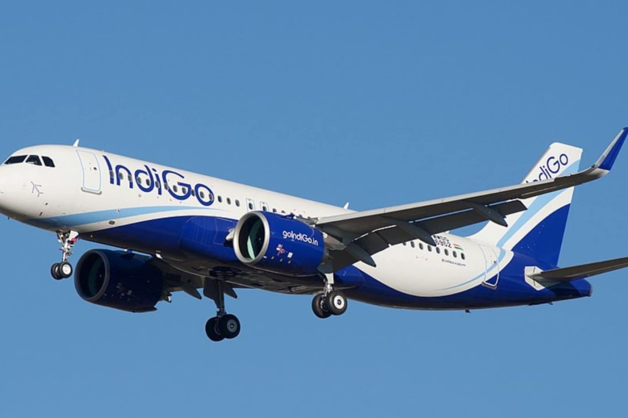 220 प्रवाशांचा जीव टांगणीला, हवेतच बिघडला विमानाचा गियर, मुंबईत थरारक लँडिंग! 220 प्रवाशांचा जीव टांगणीला, हवेतच बिघडला विमानाचा गियर, मुंबईत थरारक लँडिंग!