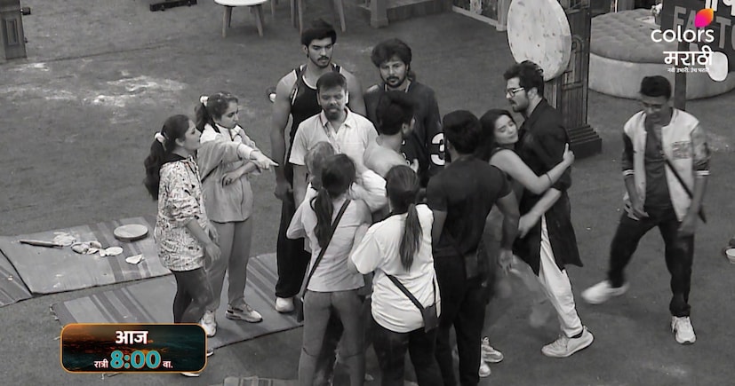 मुंबई : बिग बॉस मराठीचा खेळ आता अंतिम टप्प्याच्या जवळ पोहोचला आहे. अशातच आता घरातील स्पर्धकांमध्ये तगडी स्पर्धा पाहायला मिळत आहे. मागच्या सीझन प्रमाणेच सध्याचा सीझनही चांगलाच गाजत आहे. मुंबई : बिग बॉस मराठीचा खेळ आता अंतिम टप्प्याच्या जवळ पोहोचला आहे. अशातच आता घरातील स्पर्धकांमध्ये तगडी स्पर्धा पाहायला मिळत आहे. मागच्या सीझन प्रमाणेच सध्याचा सीझनही चांगलाच गाजत आहे.