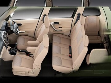 Defender सारखा लूक, 17 किमी मायलेज, 7 जण आरामात बसतील, किंमतही 8 लाखांपासून!