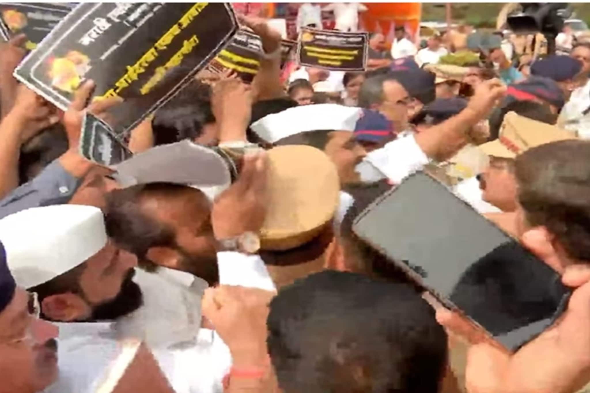 VIDEO | मीरा भाईदरमध्ये मराठीच महापौर हवा! नागरिकांचा तुफान राडा, जोरदार घोषणा