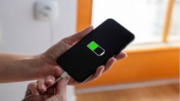 चार्जिंगशी संबंधीत 'या' चुकीमुळे खराब होतो तुमचा फोन! आजच बदला या सवयी