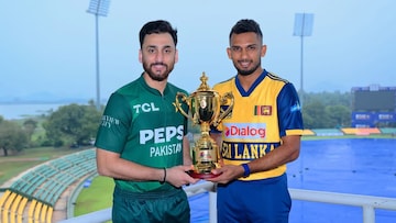 PAK vs SL :जिंकली तर नुकसान हारली तर पैशांचा पाऊस, श्रीलंका मोठ्या धर्मसंकटात PAK vs SL :जिंकली तर नुकसान हारली तर पैशांचा पाऊस, श्रीलंका मोठ्या धर्मसंकटात