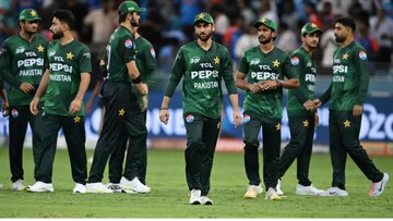 बाबर आझमने इतिहास रचला, किंग कोहलीचाच रेकॉर्ड मोडला, आतापर्यंत कुणालाही जमला नाह