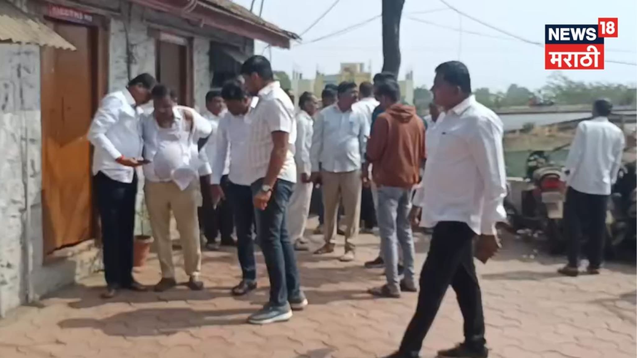 साताऱ्यात शरद पवार गटाच्या नेत्यावर हल्ला, भाजप उमेदवाराच्या भावाकडून मारहाण, मतदानाआधी तुफान राडा