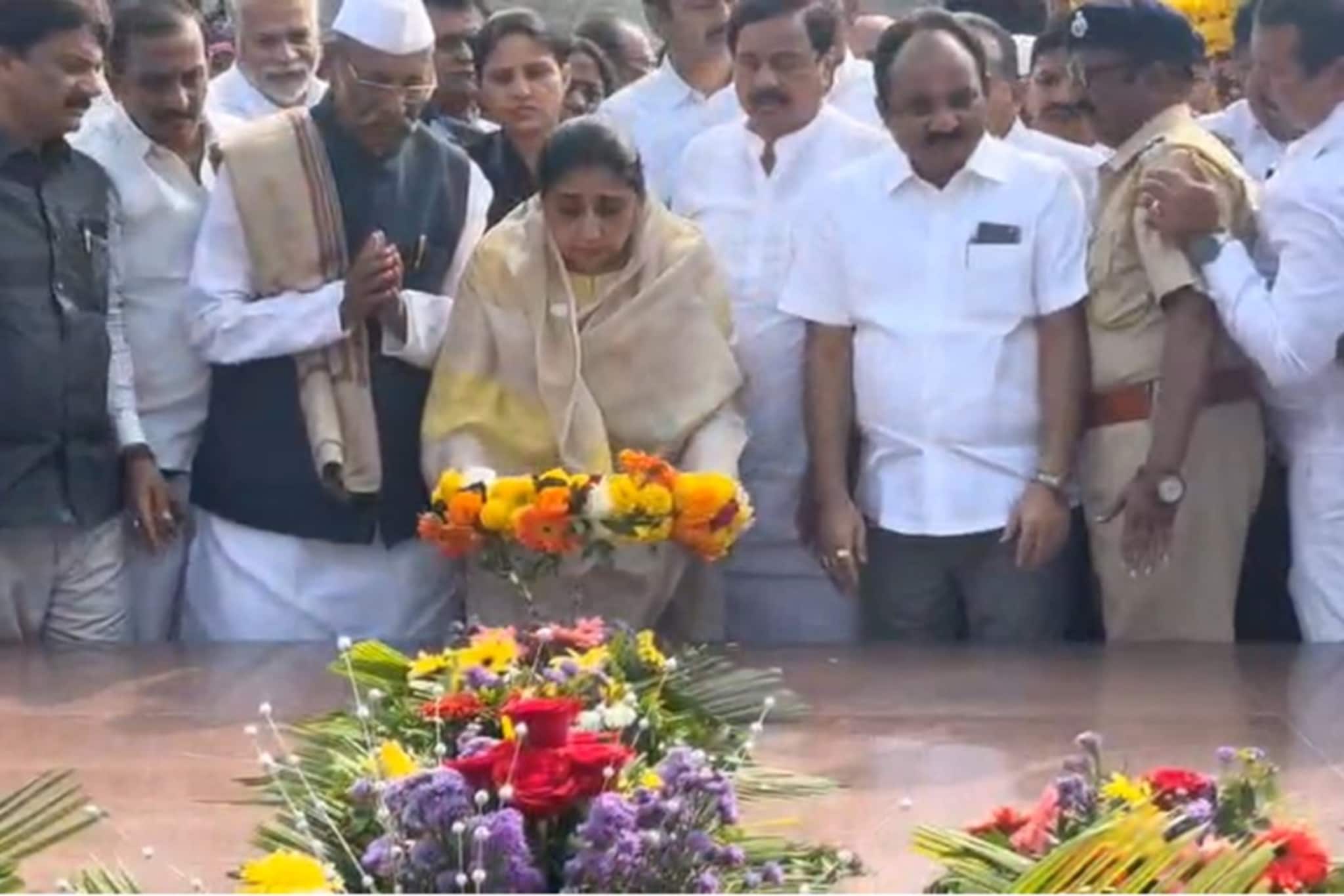 नव्या प्रवासाची सुरुवात प्रीतीसंगमावरून! उपमुख्यमंत्री सुनेत्रा पवार यांचा VIDEO