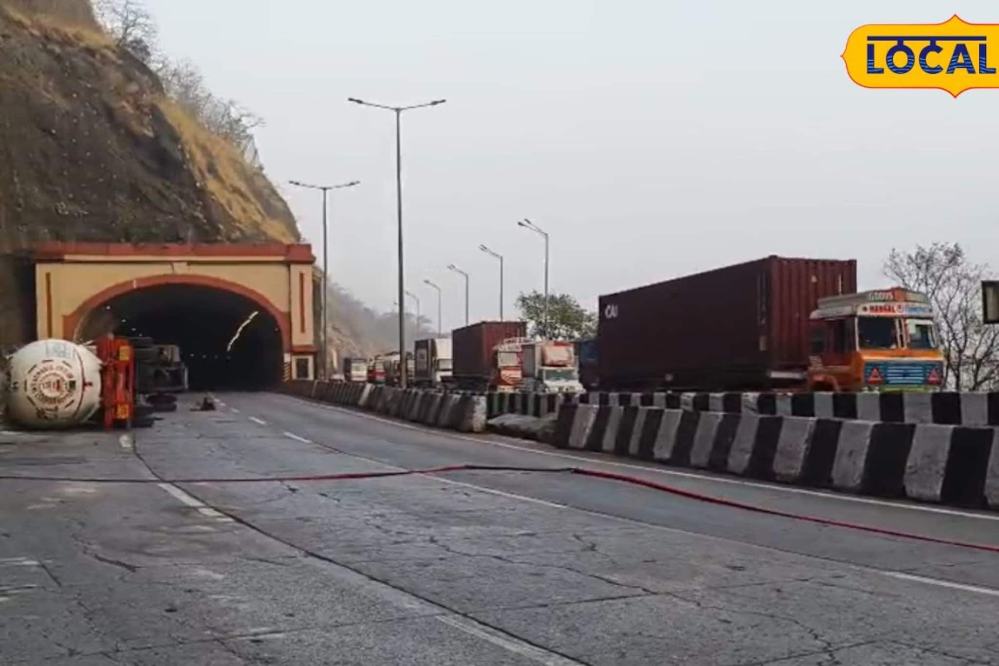 मुंबई-पुणे एक्सप्रेसवेवर 'महाकोंडी'; 'या' 3 पर्यायी मार्गांचा करा वापर