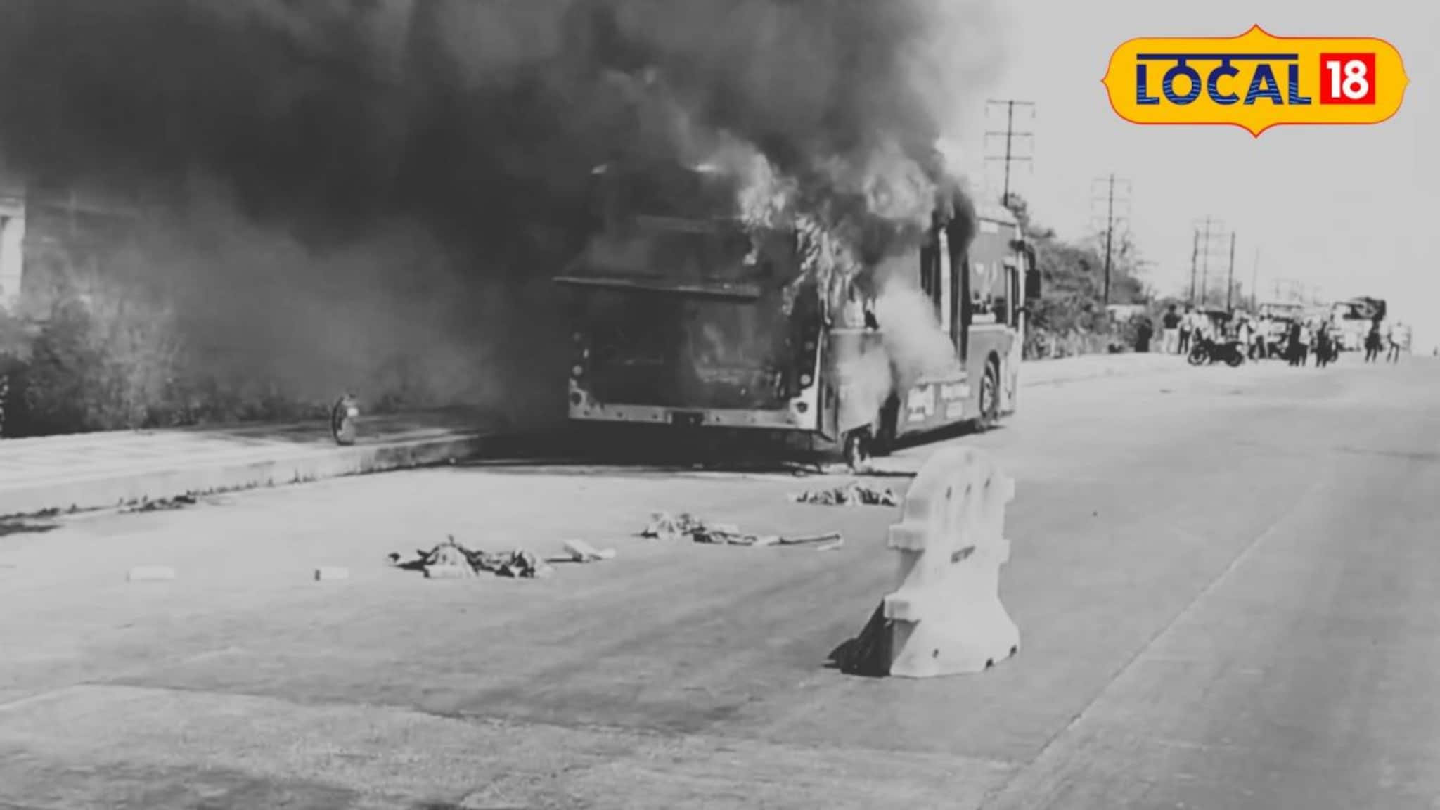 धक्कादायक! पुण्यात PMP ने 50 प्रवासी करत होते प्रवास, अचानक धावत्या बसने घेतला पेट अन् काहीच क्षणात संपूर्ण बसचा कोळसा