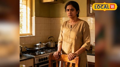 खुर्चीने घेतला जीव (AI Image) खुर्चीने घेतला जीव (AI Image)