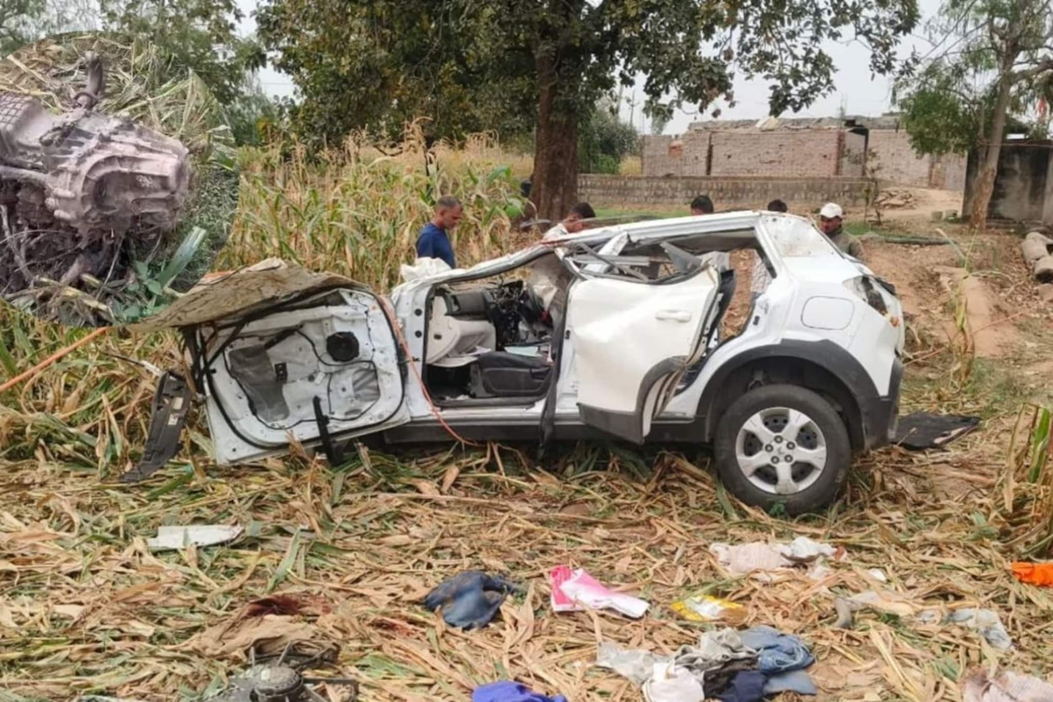 इंजिन तुटलं अन् गाडीचा चुराडा, Mahindra च्या SUV चा अपघात, पुण्याचे 3 तरुण ठार