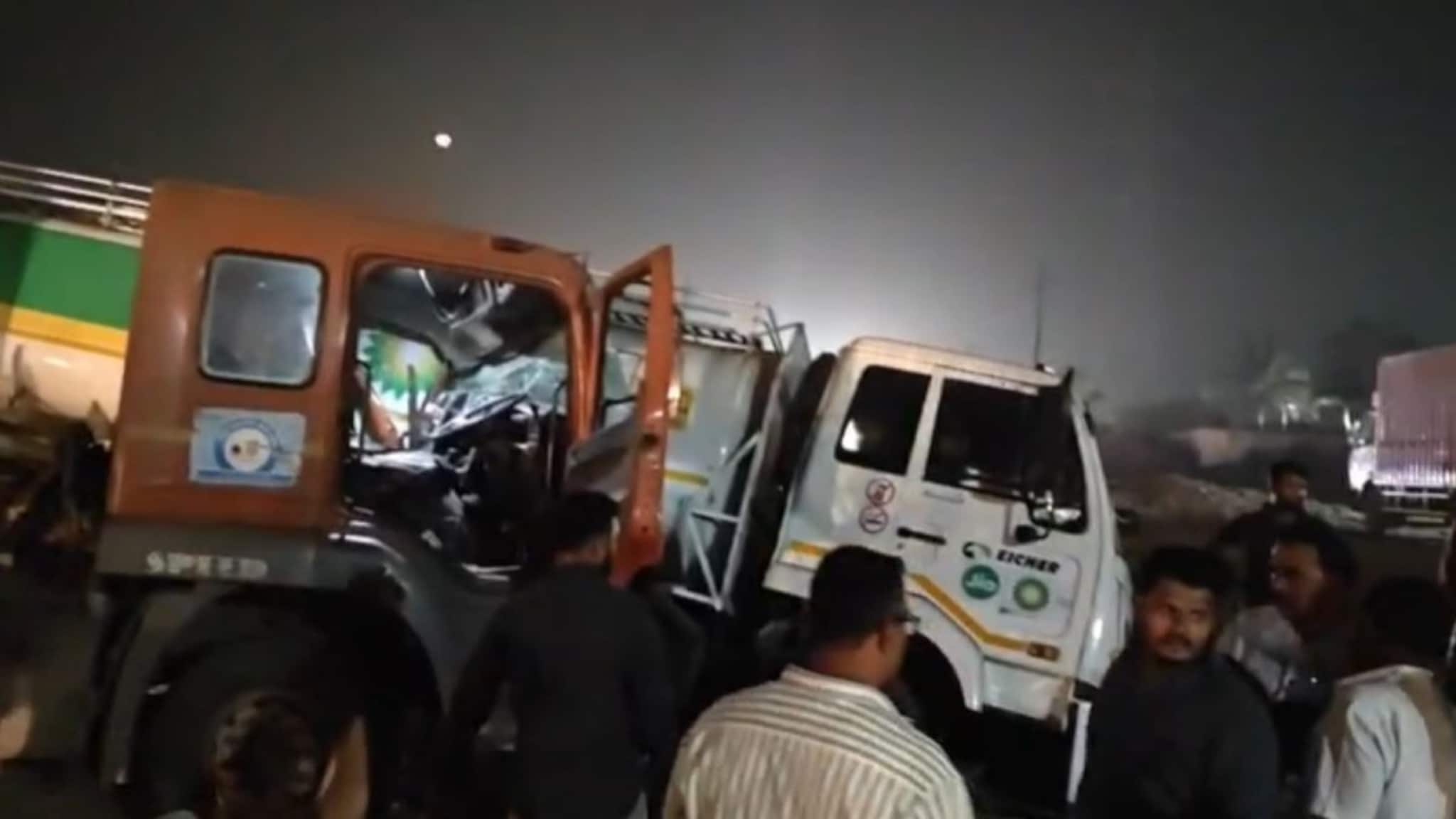 पुणे एक्स्प्रेस वेवर आणखी एक मोठा अपघात, कंटेनर पेट्रोल टँकरला धडकला, VIDEO