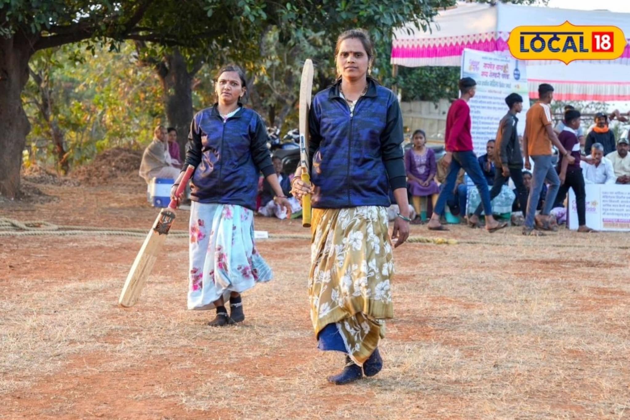 हातात बॅट अन् साडीचा पदर खोचला, अनोख्या क्रिकेट स्पर्धेत शेतकरी महिलांचा धुमाकूळ