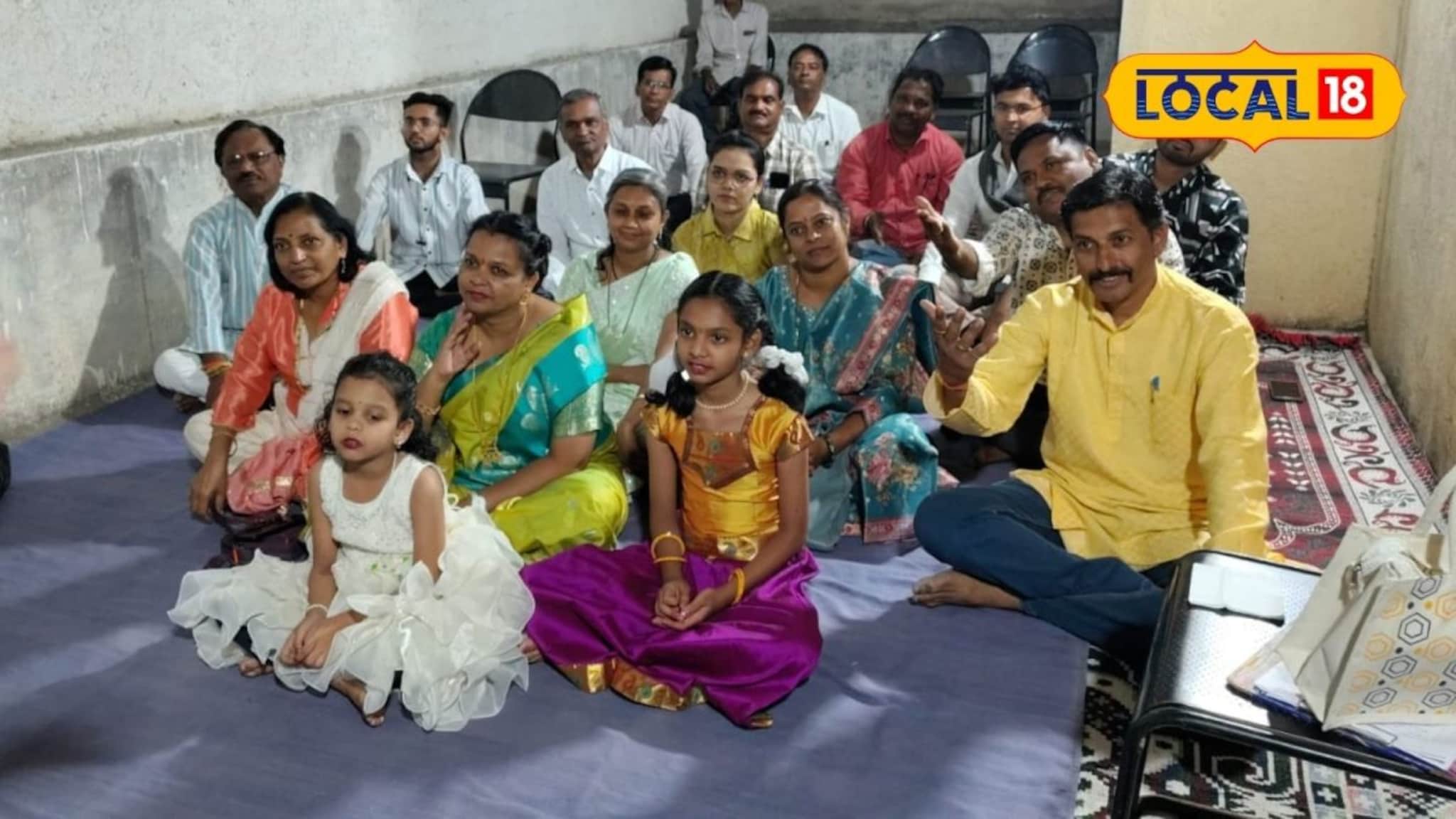 थेट टेरेसवर भरते कवितांची मैफिल, मनाला भिडणारं संभाजीनगरमधील गेट-टुगेदर, Video